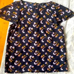 Banana Republic flutter sleeve blouse